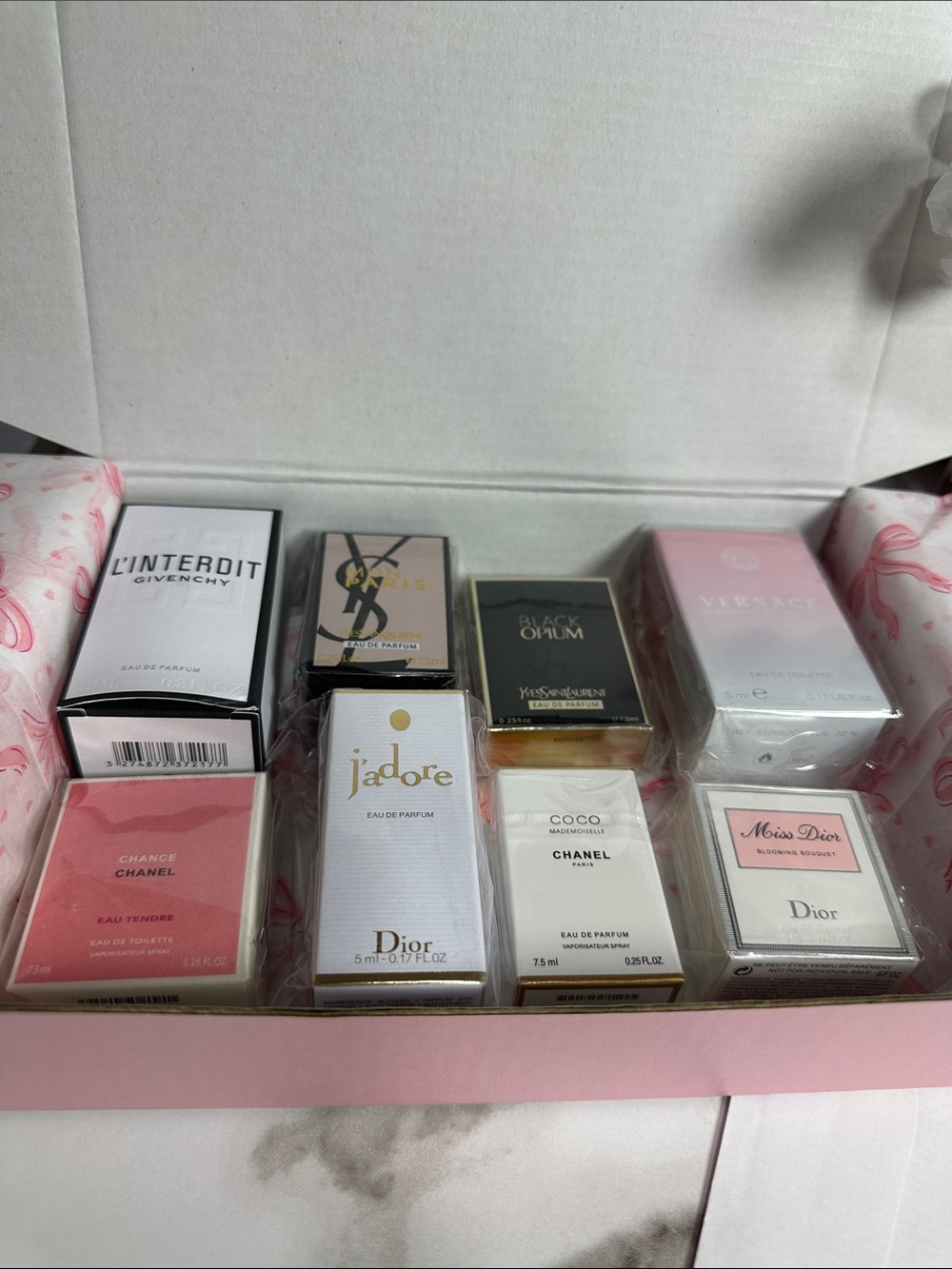 Random Women's Fragrance Sampler Set 8 Pieces Collection